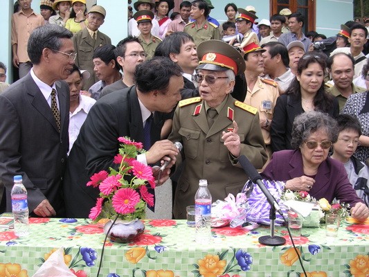 ... và căn dặn lãnh đạo tỉnh Điện Biên.
